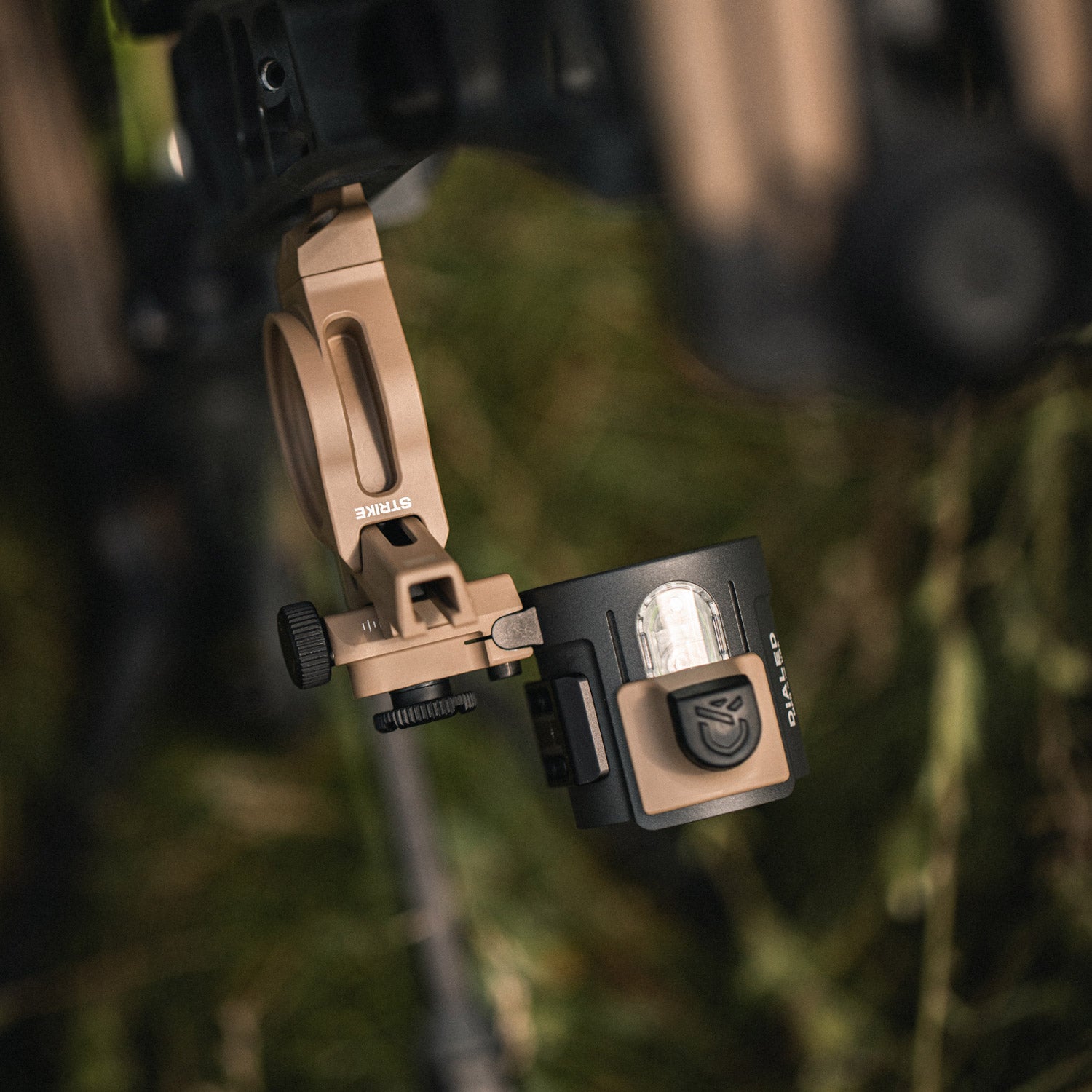 OPTIC LIGHT™ (CLAY)